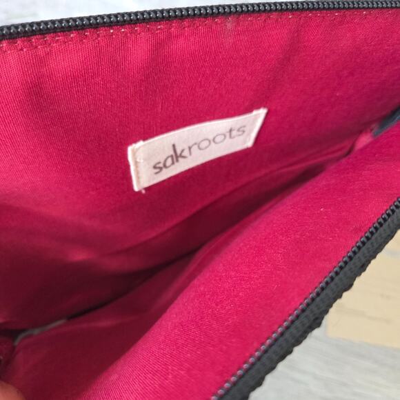 The SAK Sakroots Artist Circle Tablet Sleeve Black Flower Power Zip Eco-Friendly - Picture 7 of 9